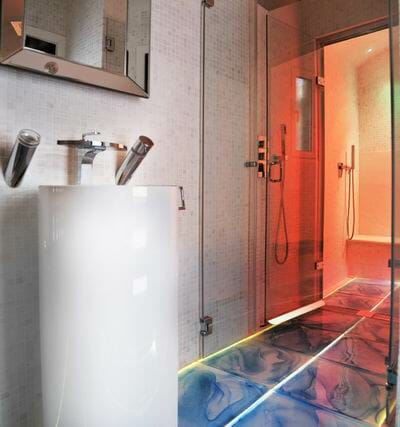 Customer project 59 - Bathroom mood lighting with sideglow fibre